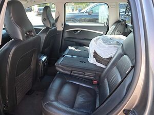 Volvo  D5 Momentum AWD