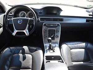Volvo  D5 Momentum AWD