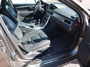 Volvo  D5 Momentum AWD