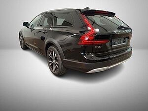 Volvo  B4 Cross Country Plus AWD
