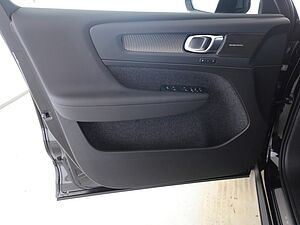Volvo  B3 Plus Dark FWD