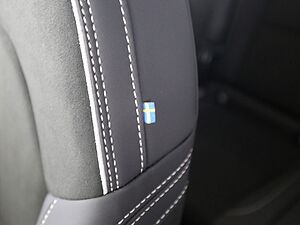 Volvo  B3 Plus Dark FWD