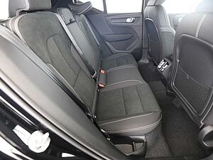 Volvo  B3 Plus Dark FWD