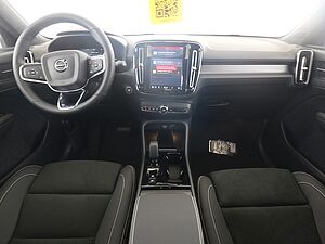 Volvo  B3 Plus Dark FWD