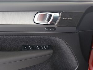 Volvo  B3 Plus Dark FWD