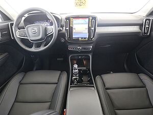 Volvo  B3 Plus Dark FWD