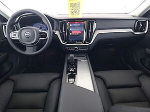 Volvo  B4 Plus Dark