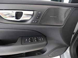 Volvo  T6 Plus Dark Recharge Plug-In Hybrid AWD