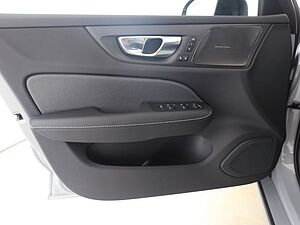 Volvo  T6 Plus Dark Recharge Plug-In Hybrid AWD