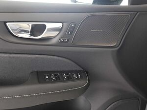 Volvo  T6 Plus Dark Recharge Plug-In Hybrid AWD