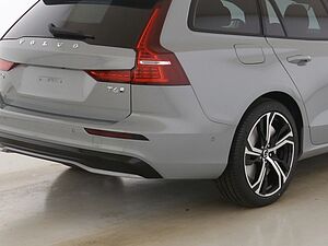 Volvo  T6 Plus Dark Recharge Plug-In Hybrid AWD