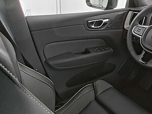 Volvo  Plus Black Edition Recharge Plug-In Hybrid