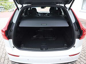 Volvo  B4 R Design AWD