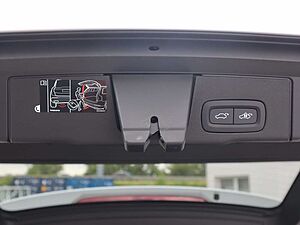 Volvo  B4 R Design AWD