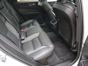 Volvo  B4 R Design AWD