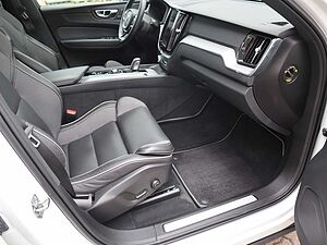 Volvo  B4 R Design AWD