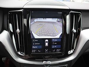 Volvo  B4 R Design AWD