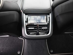 Volvo  B4 R Design AWD