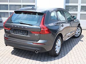 Volvo  D5 Momentum AWD