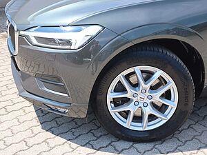 Volvo  D5 Momentum AWD