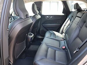 Volvo  D5 Momentum AWD