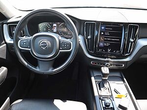 Volvo  D5 Momentum AWD