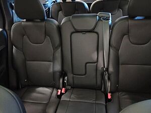 Volvo  B4 R Design AWD