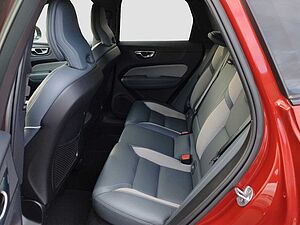 Volvo B4 R Design AWD