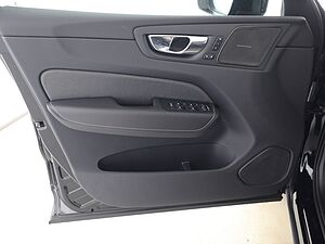 Volvo  B5 Plus Black Edition AWD
