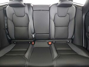 Volvo  B5 Plus Black Edition AWD