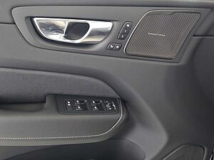 Volvo  B5 Plus Black Edition AWD