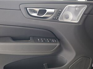 Volvo  B5 AWD Ultimate Black Edition Auto