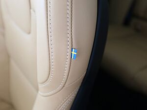 Volvo  B4 Ultra Dark*AHK*Hear up*