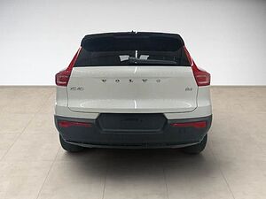 Volvo  B4 R Design FWD