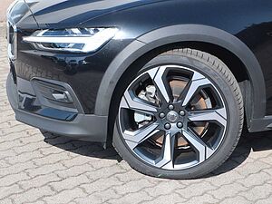 Volvo  B5 Cross Country Ultimate AWD*B&W*Standh*