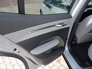 Volvo  Plus 2WD Pure Electric