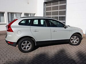 Volvo  D5 Momentum AWD