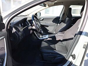 Volvo  D5 Momentum AWD