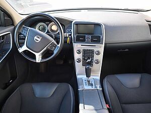 Volvo  D5 Momentum AWD