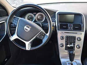 Volvo  D5 Momentum AWD