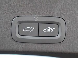 Volvo  Ultimate Recharge Pure Electric AWD