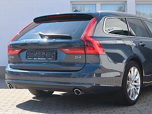Volvo  D4 Momentum Pro LED*AHK*RFK*SHZ