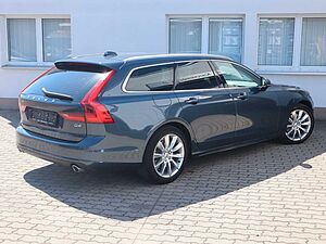 Volvo  D4 Momentum Pro LED*AHK*RFK*SHZ