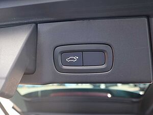 Volvo  D4 Momentum Pro LED*AHK*RFK*SHZ