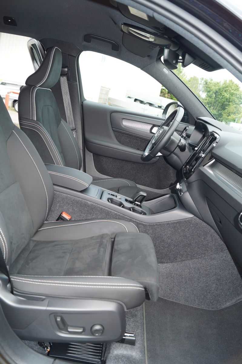Volvo  B3 Benzin 2WD DKG/elektr. Connect-Sitze/19'