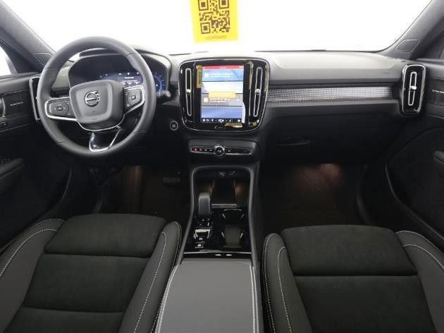 Volvo  B4 Benzin 2WD Ultra Dark DKG/Panorama/360°