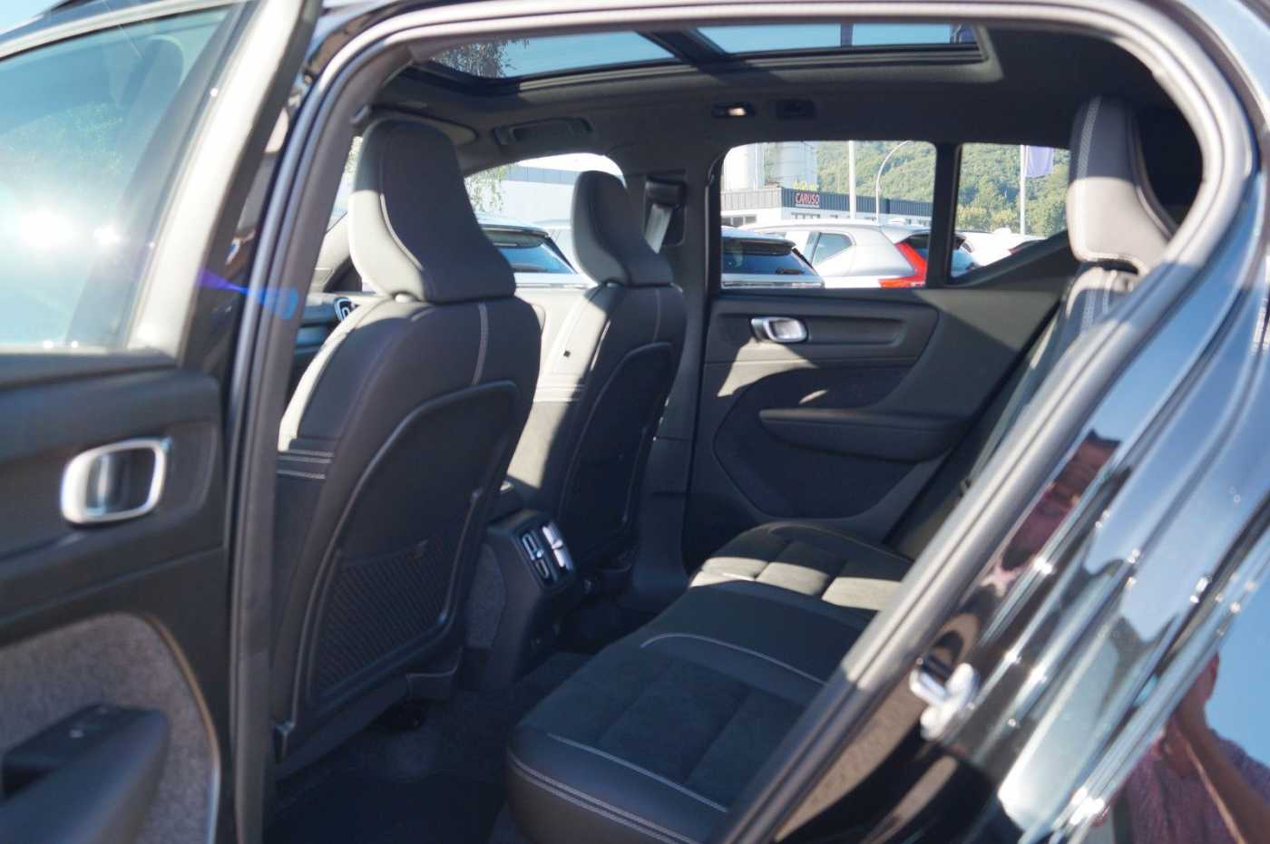 Volvo  Twin Perfor. AWD Ultra Black Edit. Aut. /AHK