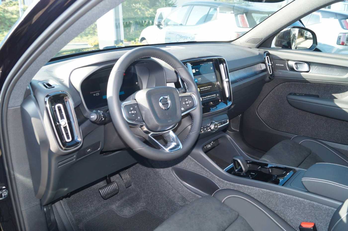 Volvo  Twin Perfor. AWD Ultra Black Edit. Aut. /AHK