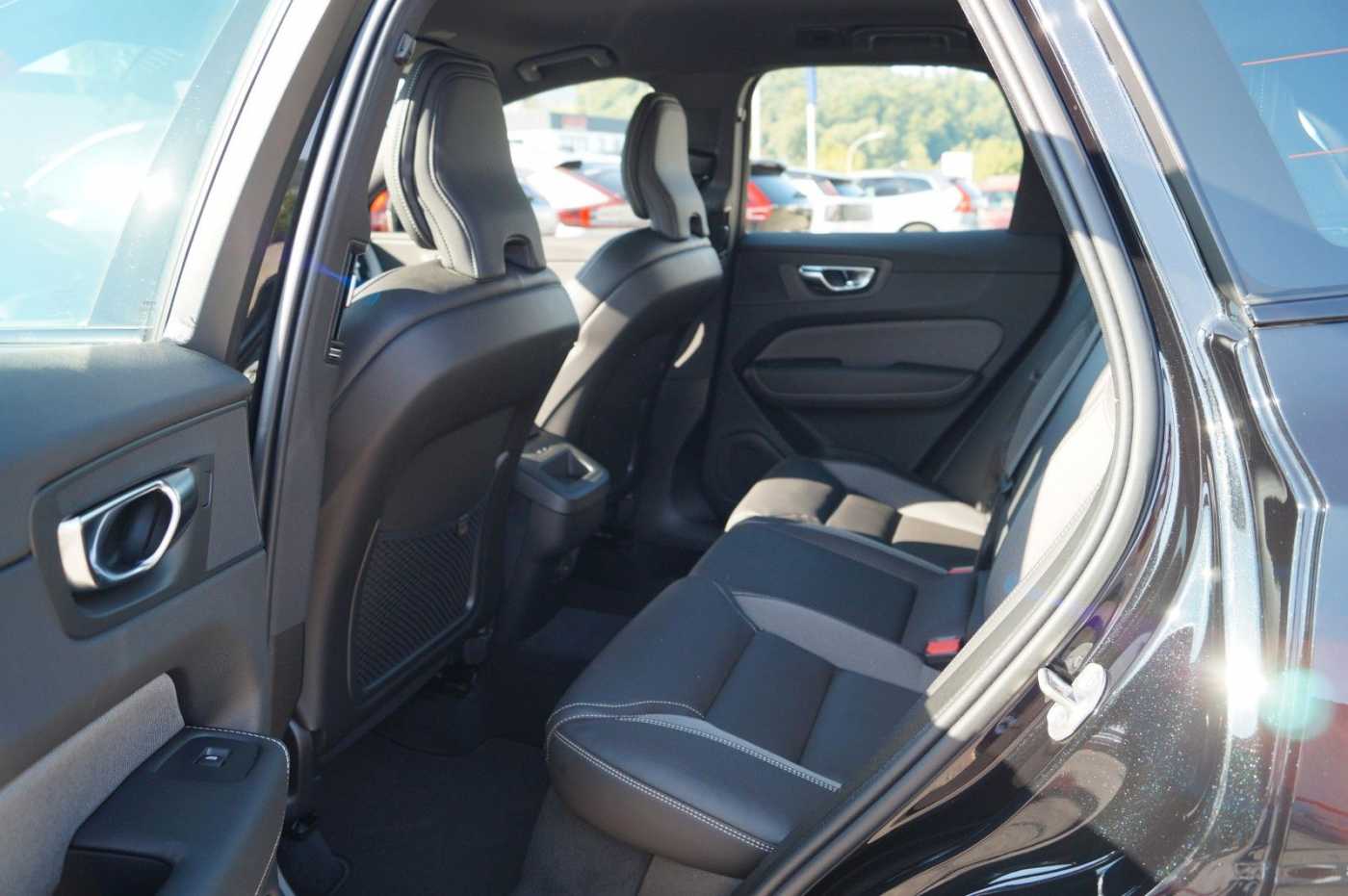 Volvo  B5 AWD Benzin Black Edition Aut/Luftf/Headu