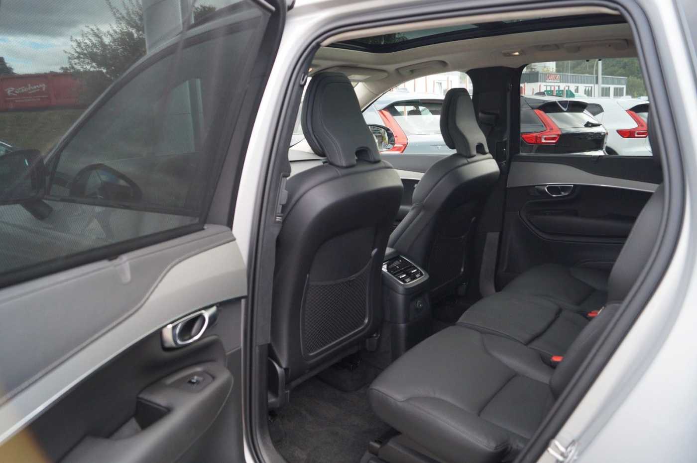 Volvo  T8 AWD PlugIn Hybrid Ultra Dark 7-Sitze Aut